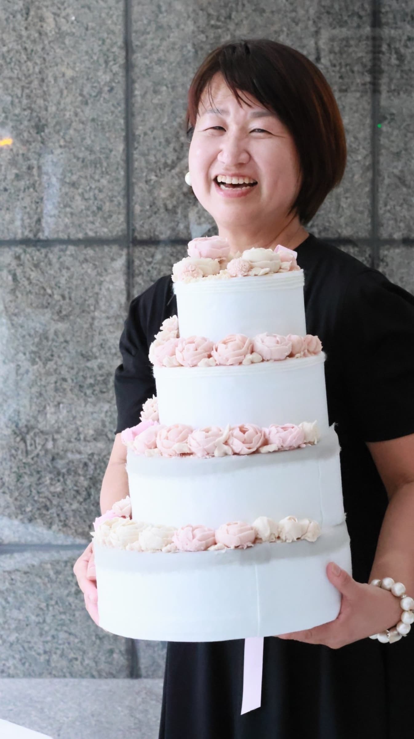 展示会に集まった受講生たちの集合写真